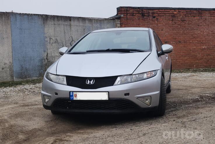 Honda Civic 8 generation Hatchback 5-doors
