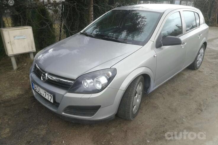 Opel Astra H Hatchback