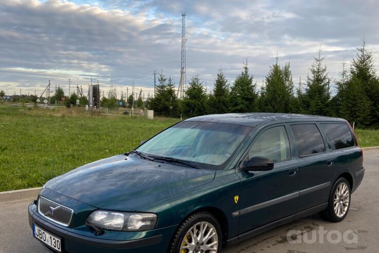 Volvo V70 2 generation wagon