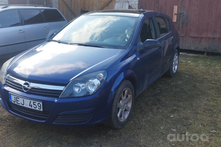 Opel Astra H Hatchback