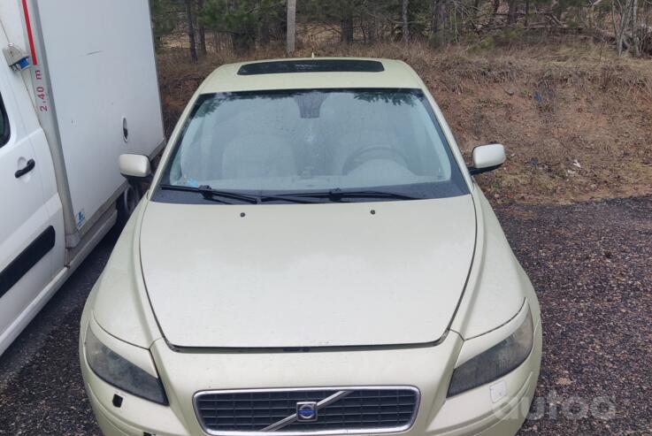Volvo S40 2 generation Sedan