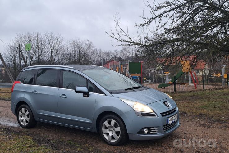 Peugeot 5008 1 generation Minivan
