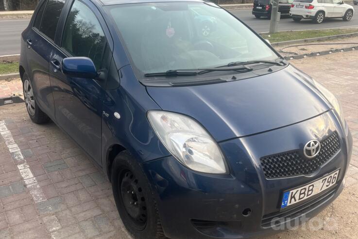 Toyota Yaris 2 generation