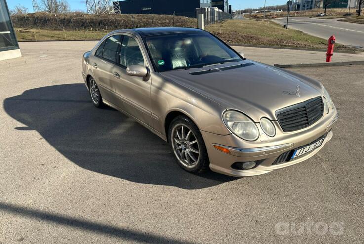 Mercedes-Benz E-Class W211 Sedan