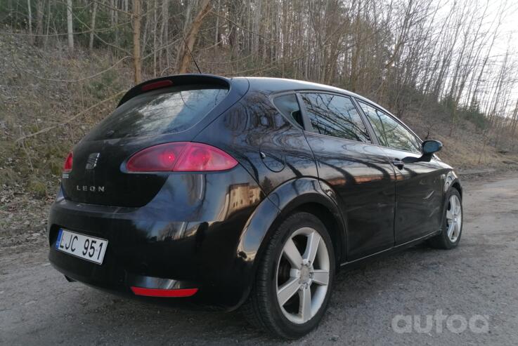 SEAT Leon 2 generation Hatchback 5-doors