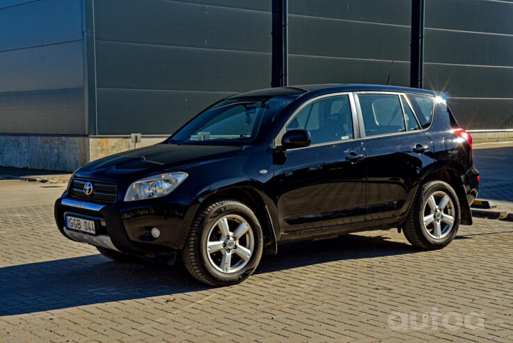 Toyota RAV4 3 generation Crossover