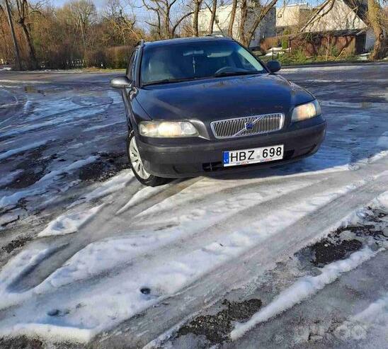 Volvo V70 2 generation wagon