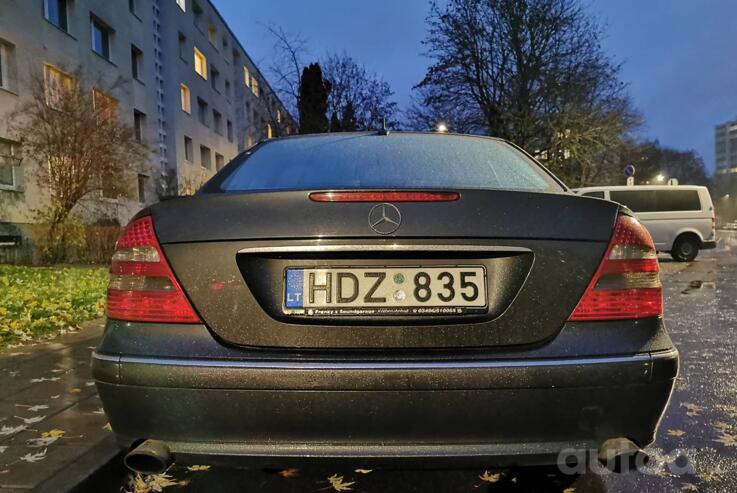 Mercedes-Benz E-Class W211 Sedan