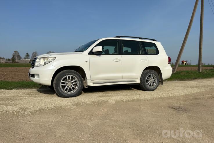 Toyota Land Cruiser 200