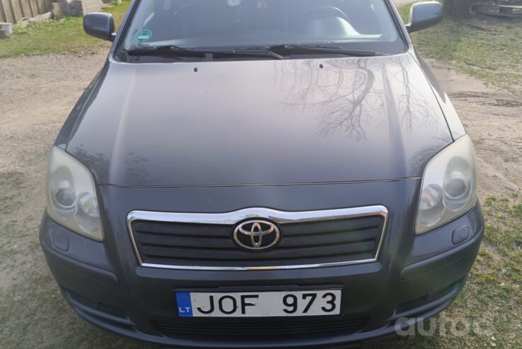 Toyota Avensis 2 generation wagon