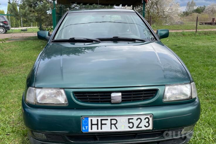 SEAT Cordoba 1 generation Sedan