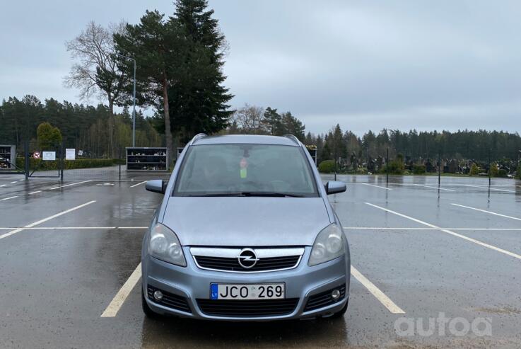 Opel Zafira B Minivan 5-doors