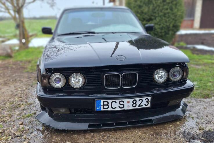 BMW 5 Series E34 Sedan