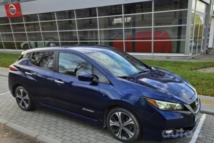 Nissan Leaf 2 generation Hatchback