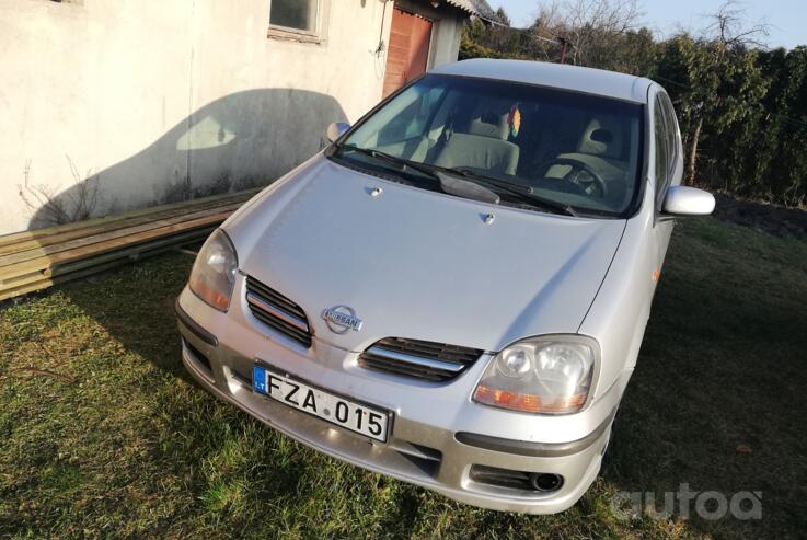 Nissan Almera Tino V10 Minivan