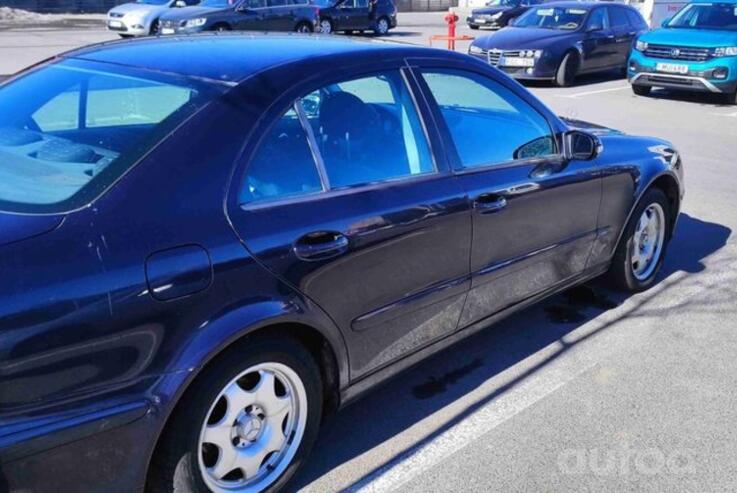 Mercedes-Benz E-Class W211 Sedan