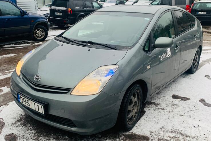 Toyota Prius 2 generation Hatchback