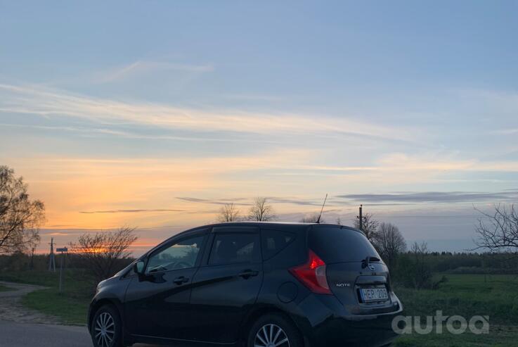 Nissan Note E12 Hatchback