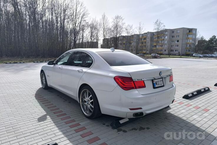 BMW 7 Series F01/F02 Sedan
