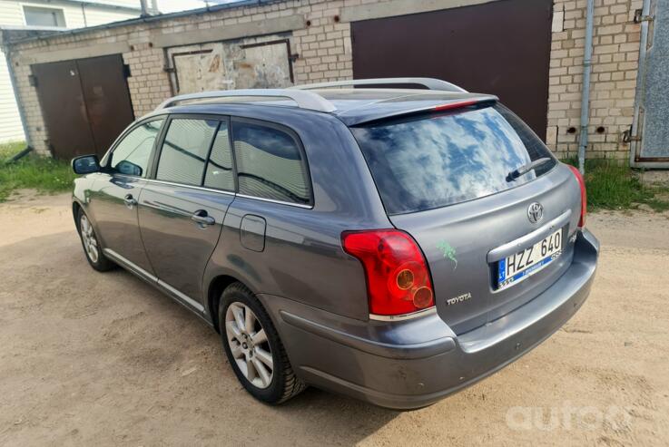 Toyota Avensis 2 generation wagon