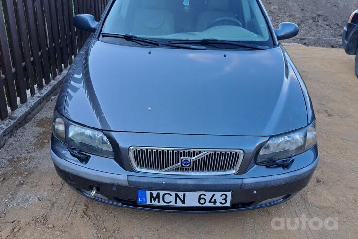 Volvo V70 2 generation wagon