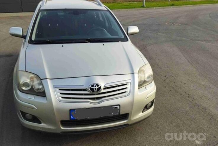 Toyota Avensis 2 generation wagon