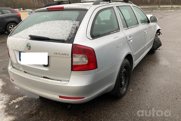 Skoda Octavia 2 generation [restyling] Combi wagon 5-doors