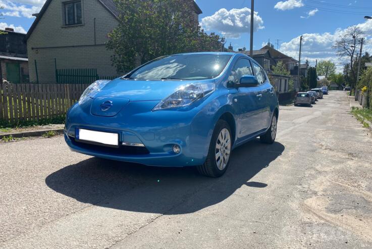 Nissan Leaf 1 generation Hatchback