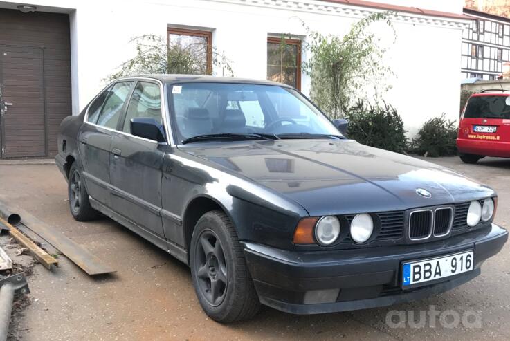 BMW 5 Series E34 Sedan