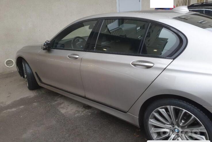 BMW 7 Series G11/G12 Sedan
