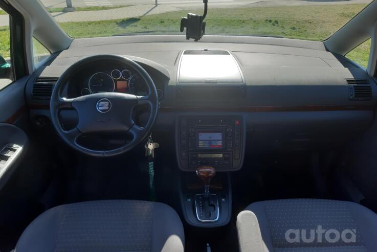 SEAT Alhambra 1 generation [restyling] Minivan
