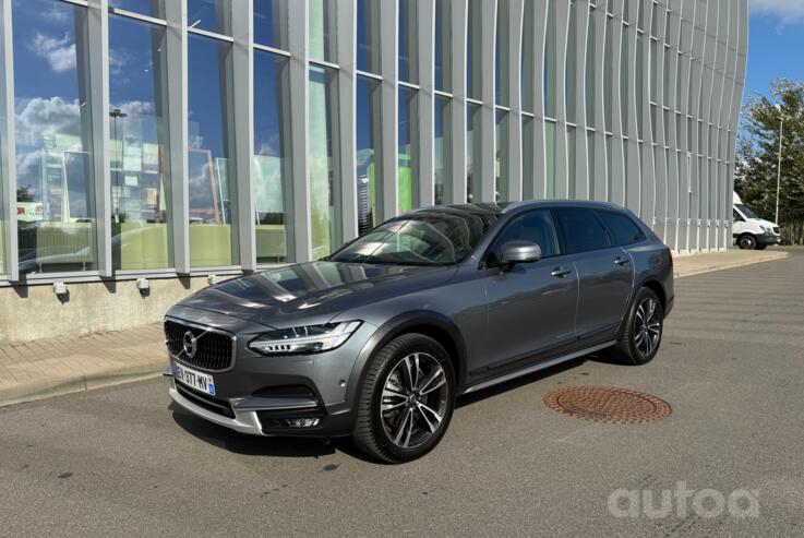 Volvo V90 Cross Country 1 generation