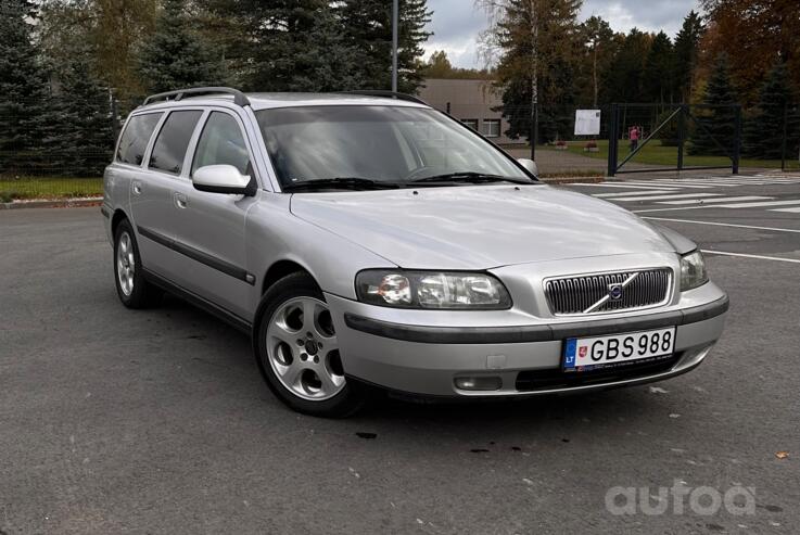 Volvo V70 2 generation wagon