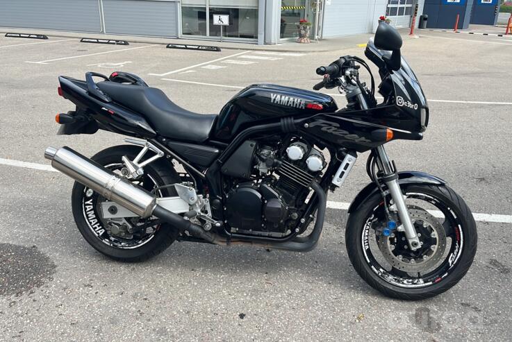 Yamaha FZS 600 Fazer