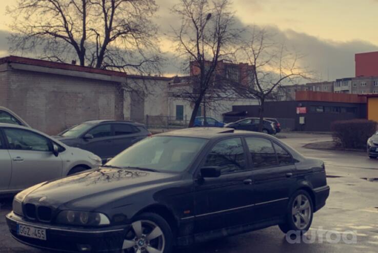 BMW 5 Series E39 Sedan 4-doors