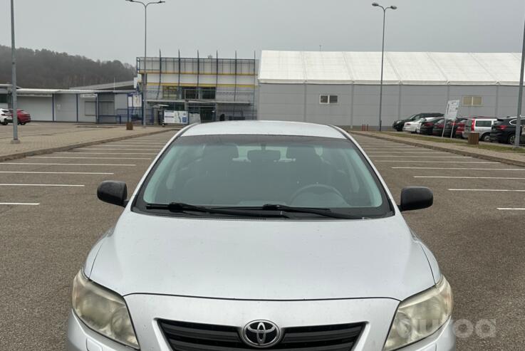 Toyota Corolla E15 Sedan