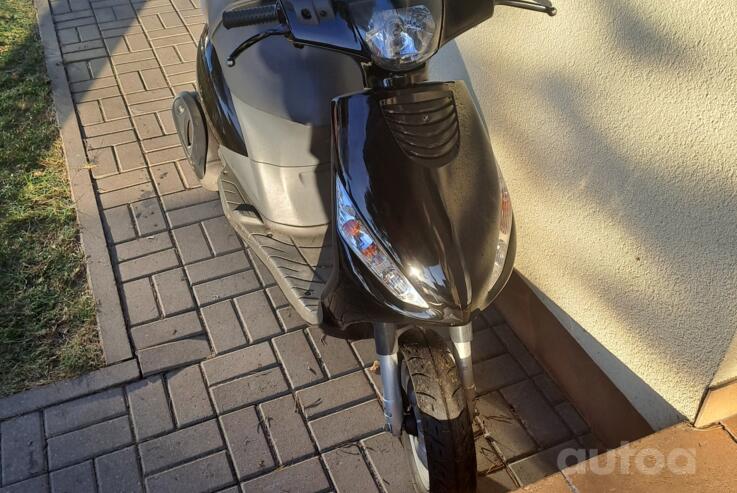 Piaggio Zip 50