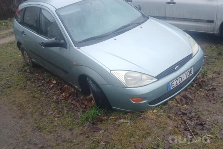 Ford Focus 1 generation Hatchback 3-doors