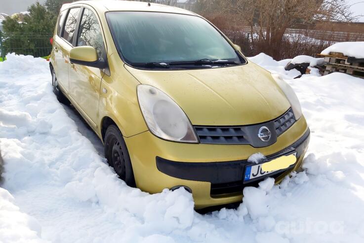 Nissan Note E11 Hatchback