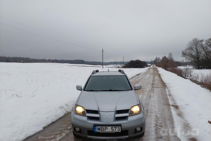 Mitsubishi Outlander 1 generation Crossover