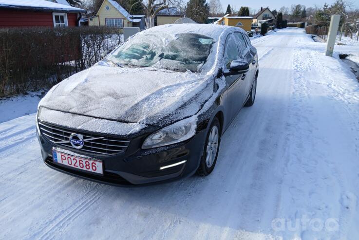 Volvo V60 1 generation [restyling] wagon 5-doors