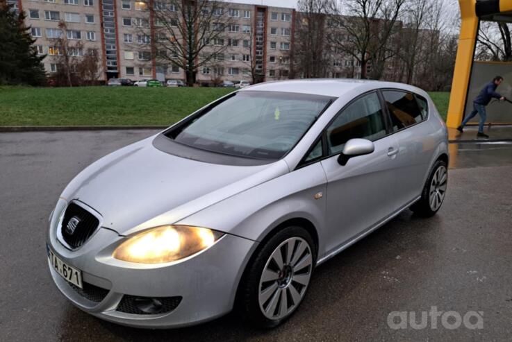 SEAT Leon 2 generation Hatchback 5-doors