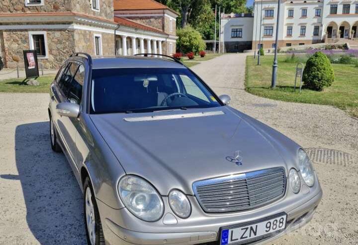 Mercedes-Benz E-Class W211 Sedan