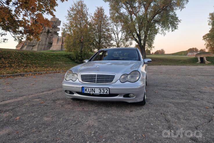 Mercedes-Benz C-Class W203/S203/CL203 Sedan