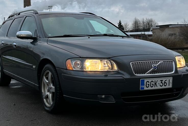 Volvo V70 2 generation [restyling] wagon 5-doors