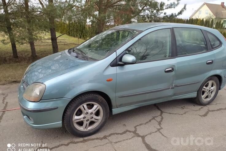 Nissan Almera Tino V10 Minivan
