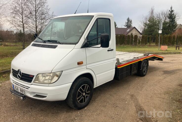 Mercedes-Benz Sprinter First generation