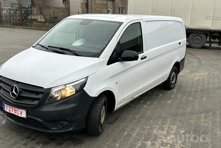 Mercedes-Benz Vito W447 Mixto minivan 4-doors