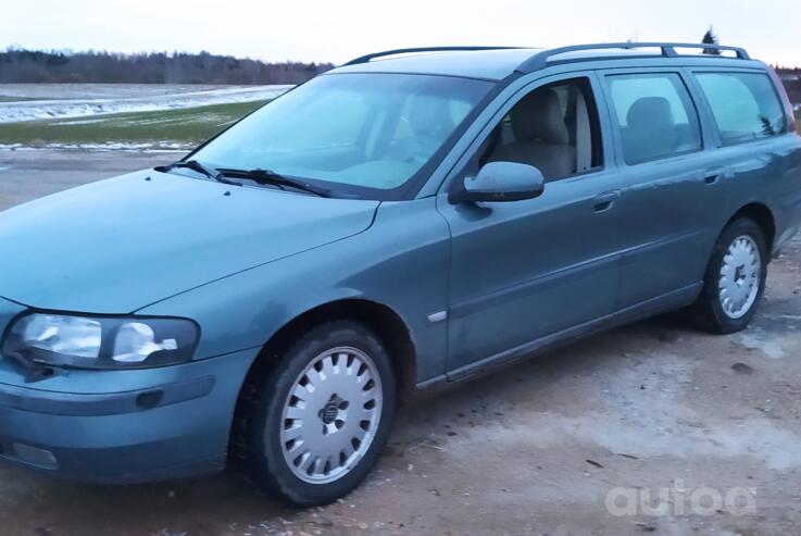 Volvo V70 2 generation wagon