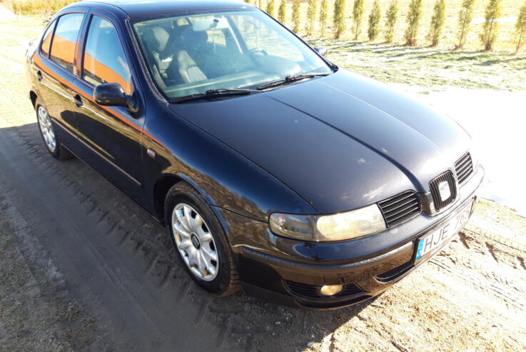 SEAT Toledo 2 generation Sedan